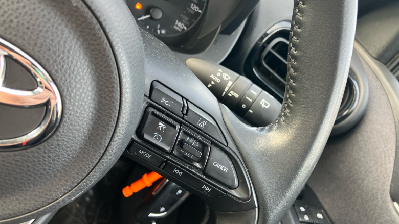 Toyota Yaris 1.5 Hybrid Icon 5dr CVT Hybrid Hatchback